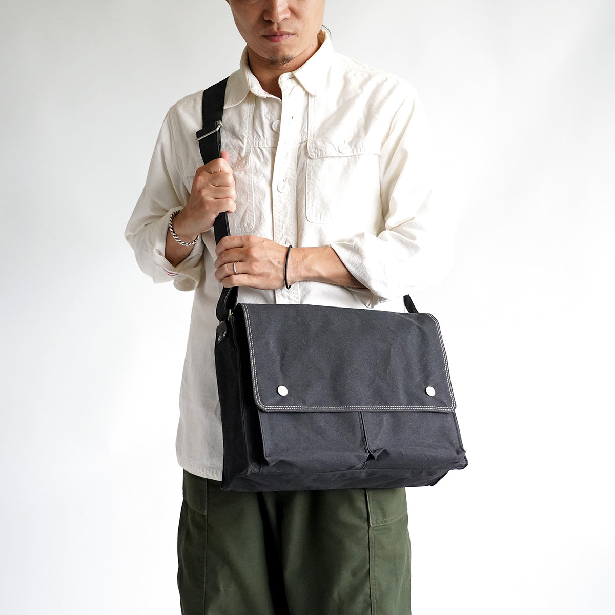 Shelter Duck 橫向單肩包 (大) INS603