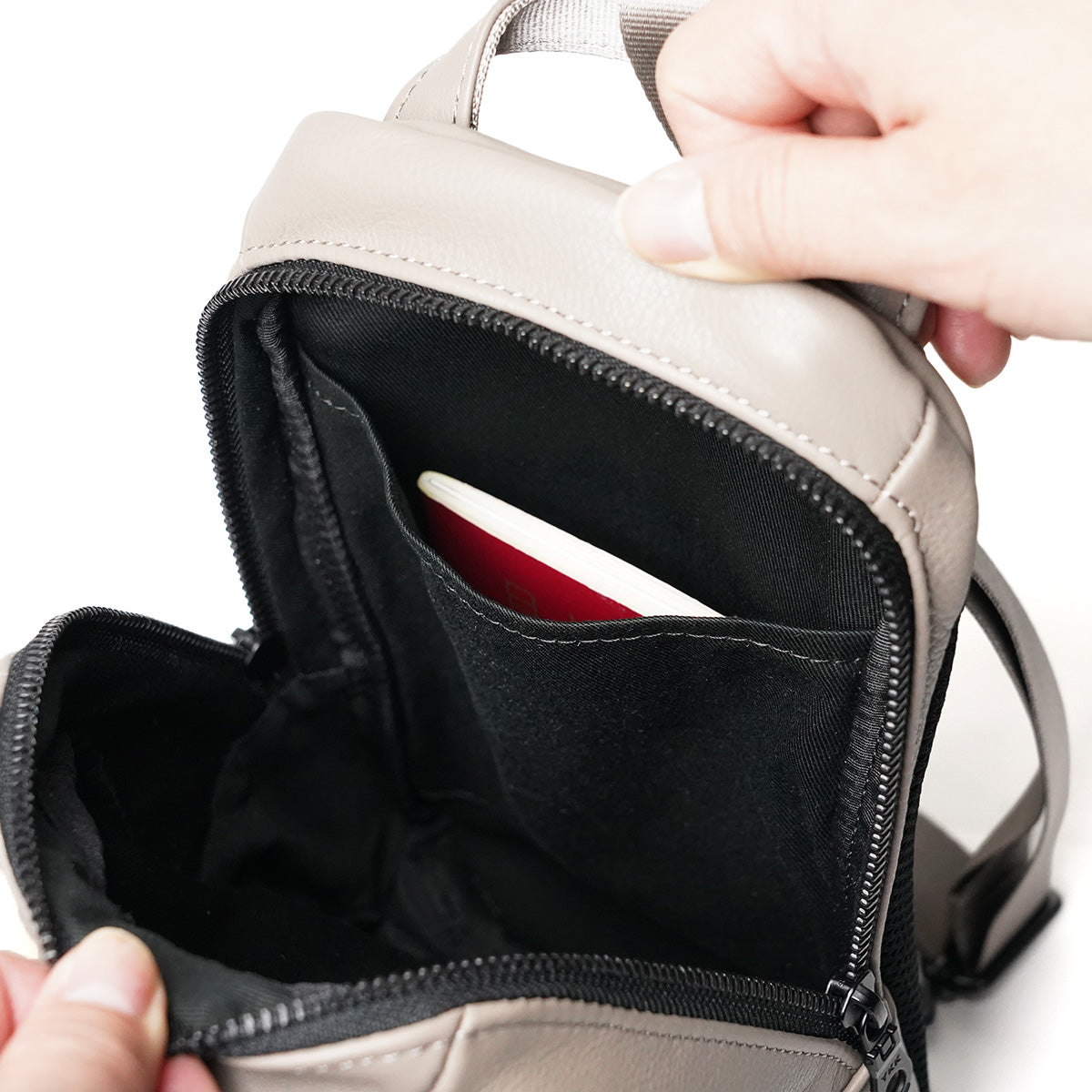 Oil-Soft Leather Vertical Body Bag YNM991