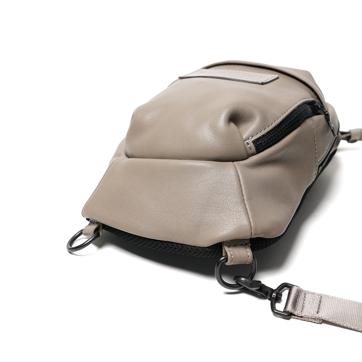 Oil-Soft Leather Vertical Body Bag YNM991